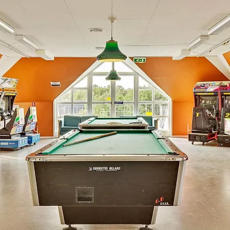 6 Person In Romo-by Traum Nyaraló *