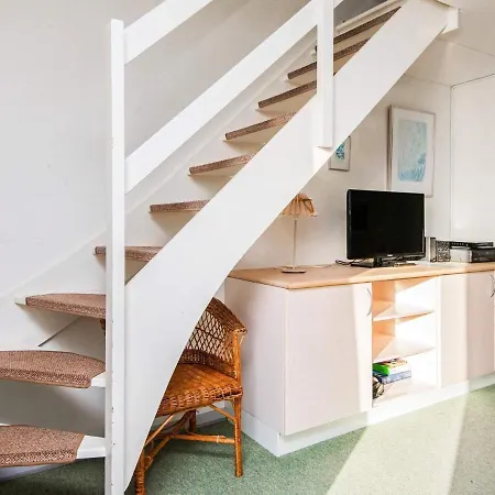 6 Person In Romo-by Traum Nyaraló