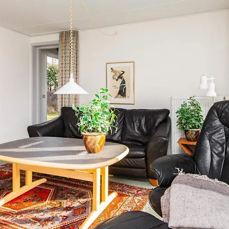 6 Person In Romo-by Traum *