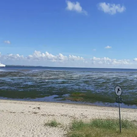 6 Person In Romo-by Traum Nyaraló *