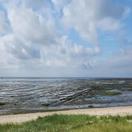 6 Person In Romo-by Traum Nyaraló