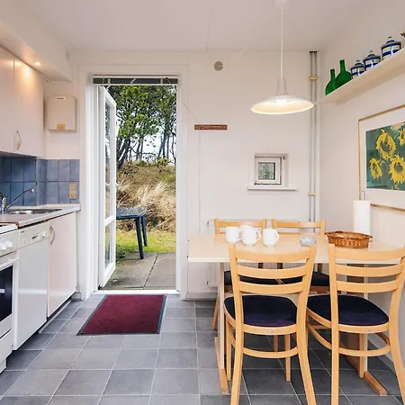 6 Person In Romo-by Traum *