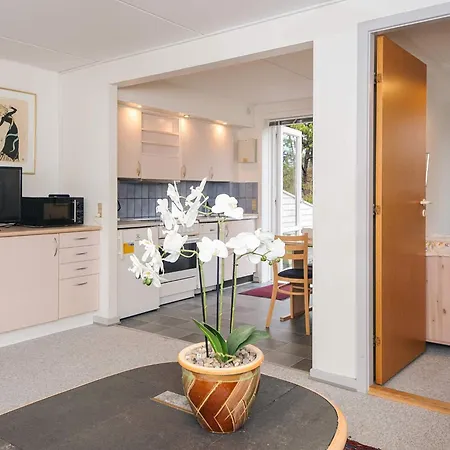 6 Person In Romo-by Traum * Sønderby