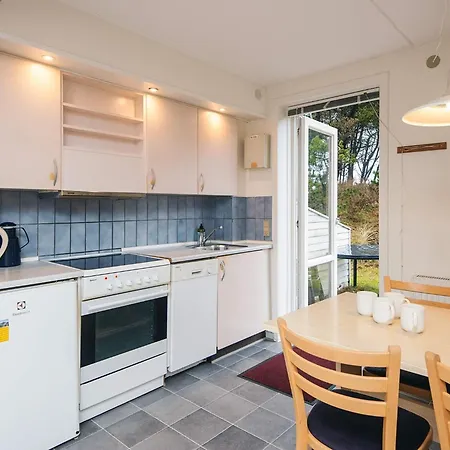 6 Person In Romo-by Traum * Sønderby