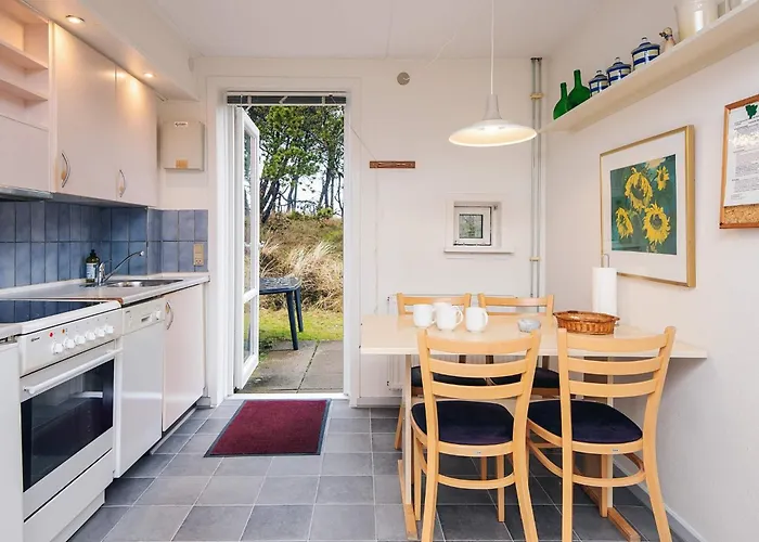 6 Person In Romo-by Traum *