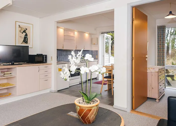 6 Person In Romo-by Traum * Sønderby