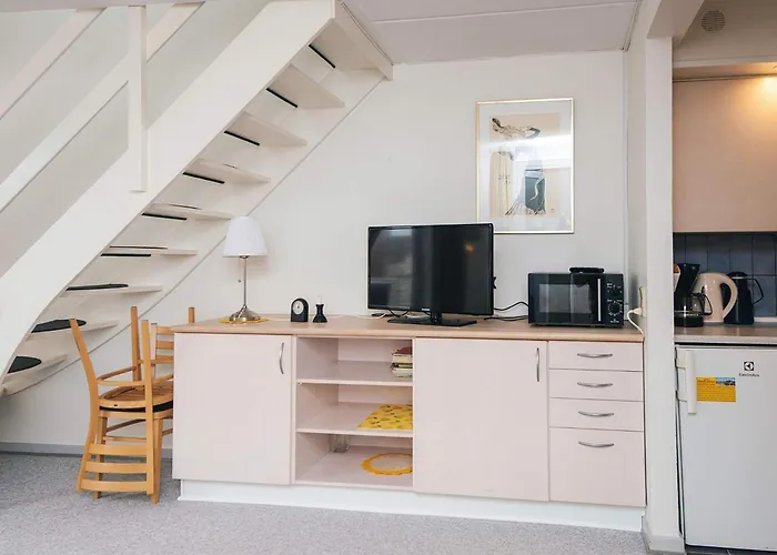 6 Person In Romo-by Traum *