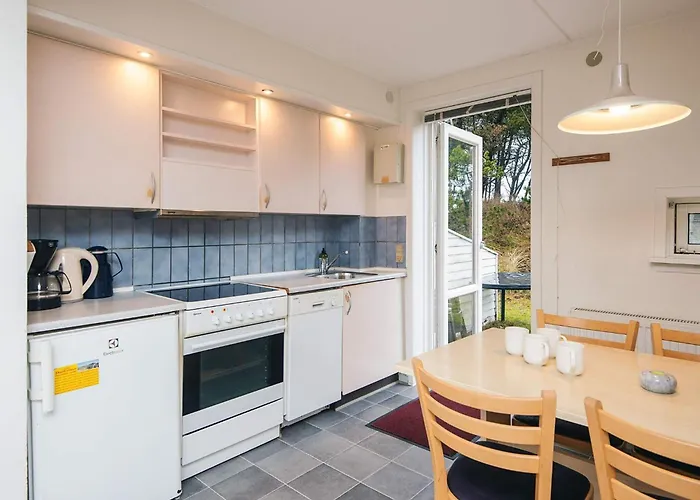 6 Person In Romo-by Traum * Sønderby